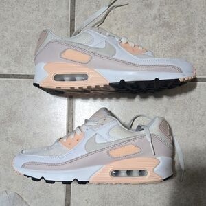 Nike Air Max 90 in White and Peach